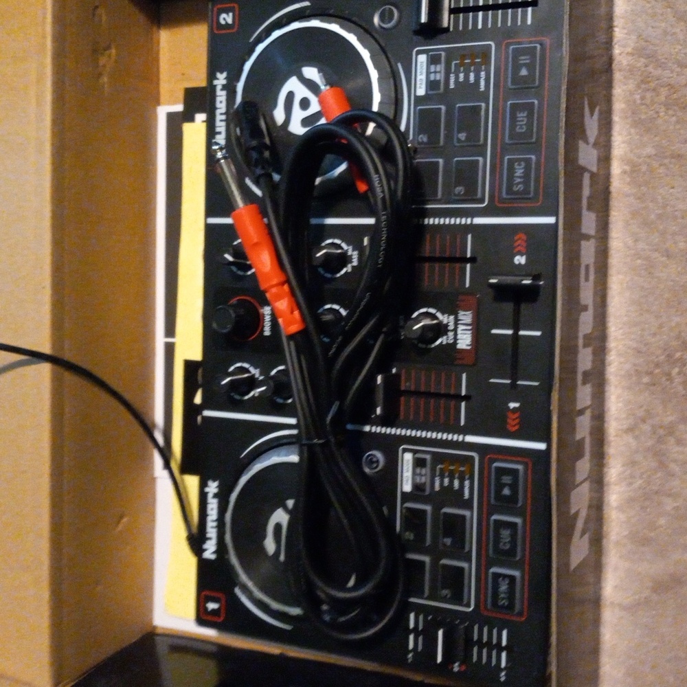 Numark DJ pad for computer - Picture 3 of 5